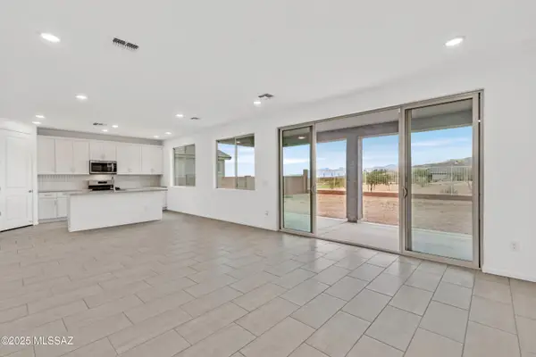 14019 E Squamata, Vail, AZ 85641