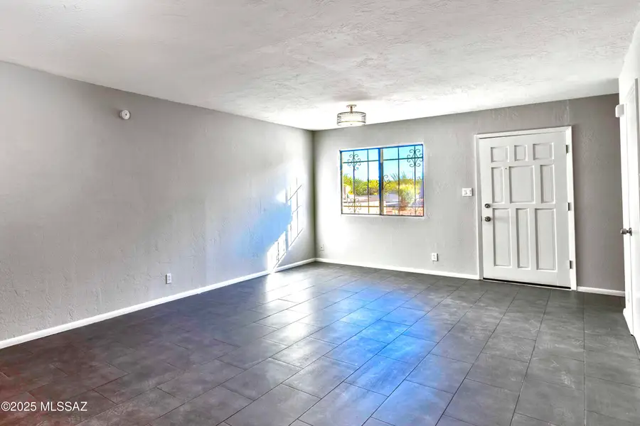 1240 S Camino Seco, Tucson, AZ 85710 - Image #3