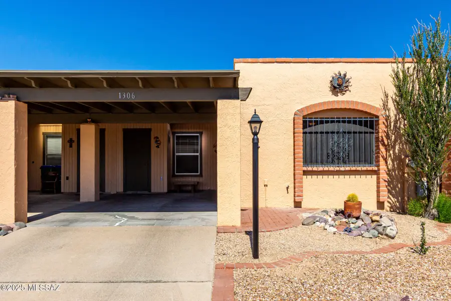 1306 W Camino Lucientes, Green Valley, AZ 85622 - Image #2