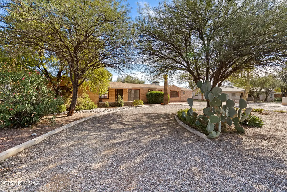 325 S Calle De La Azucena, Tucson, AZ 85711 - Image #1