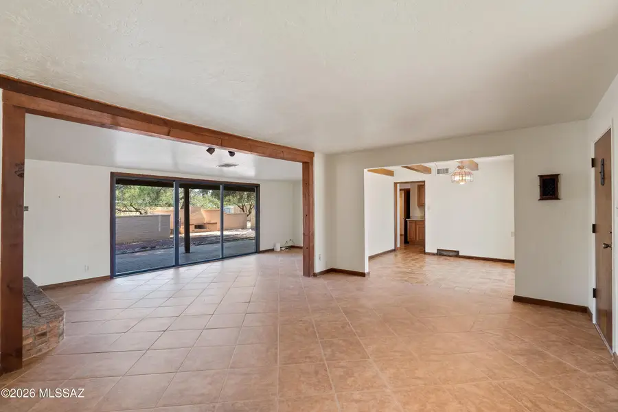 325 S Calle De La Azucena, Tucson, AZ 85711 - Image #3