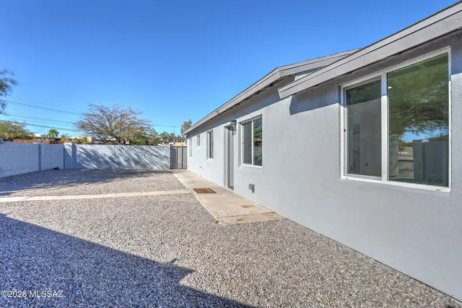 1742 W Veterans, Tucson, AZ 85713 - Image #3