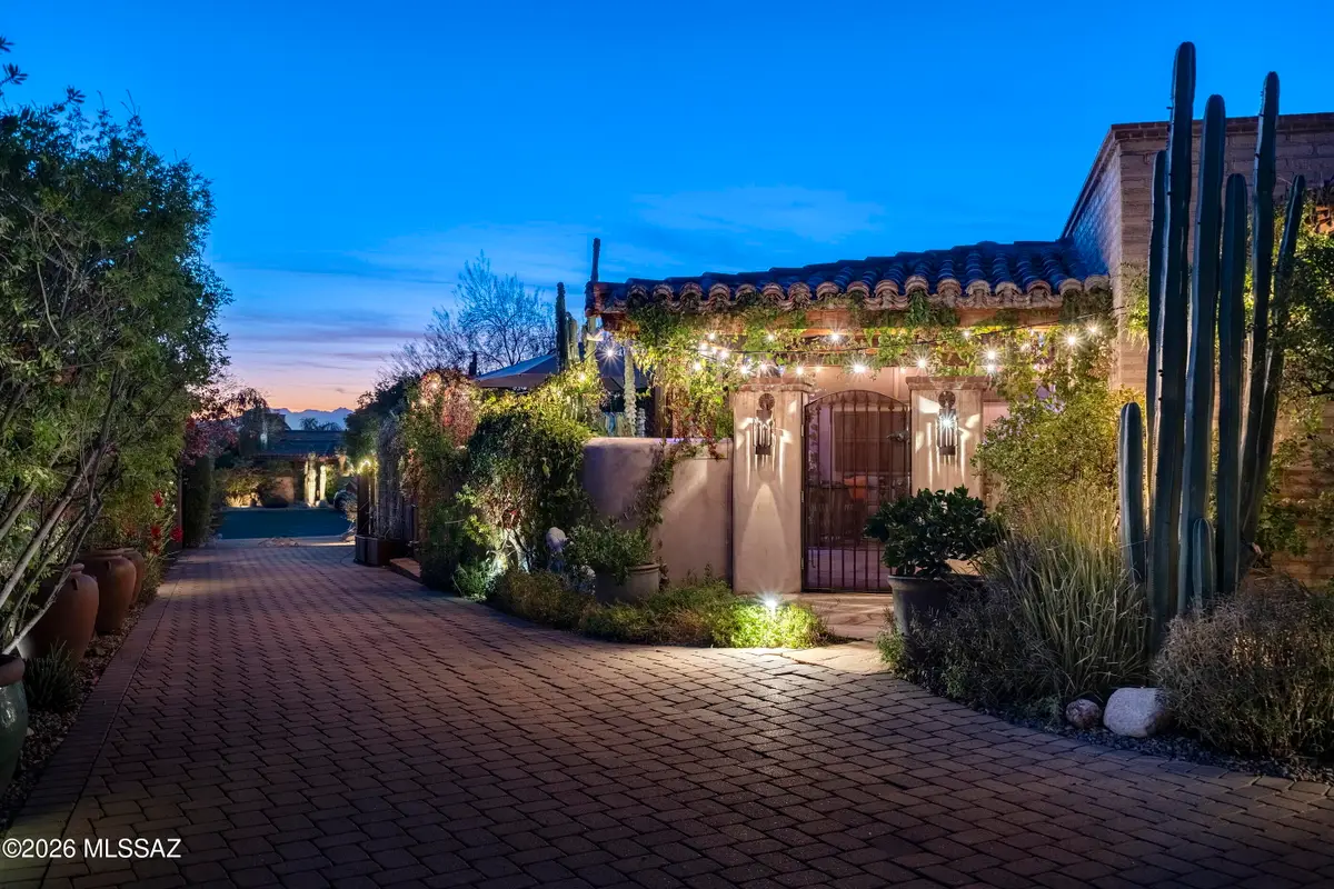 3039 E Placita Los Siete Adobes, Tucson, AZ 85718 - #1