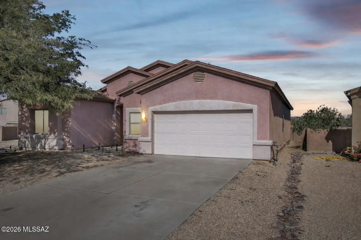 8202 W Calle Sancho Panza, Tucson, AZ 85757 - Image #1