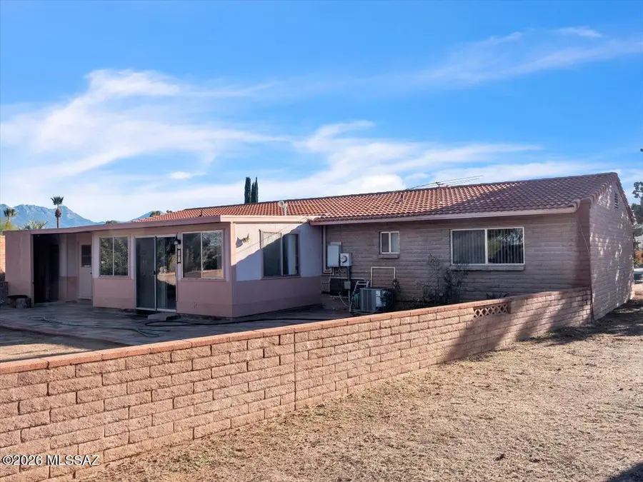 101 E La Grosella, Green Valley, AZ 85614 - Image #3