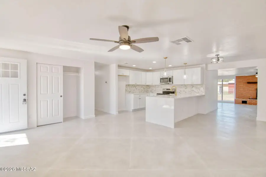 318 W Hatfield, Tucson, AZ 85706 - Image #2