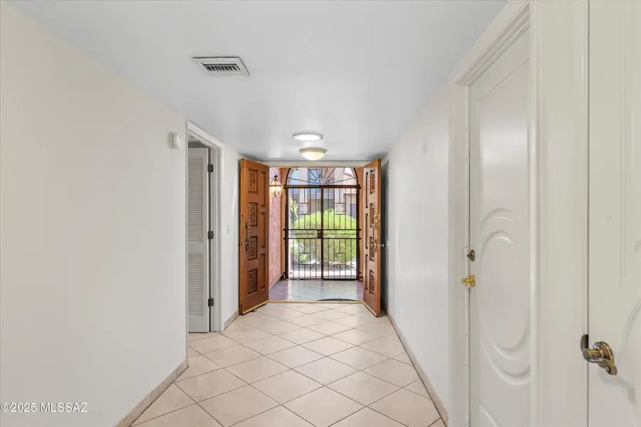 5013 E South Regency, Tucson, AZ 85711 - #3