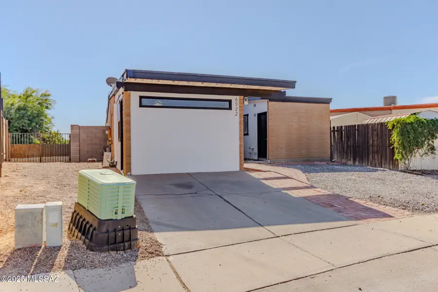 6922 N Northpoint, Tucson, AZ 85741 - #3