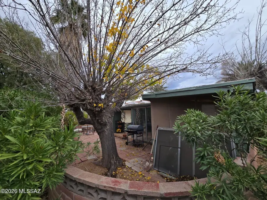 440 S Vista Del Rio, Green Valley, AZ 85614 - Image #2