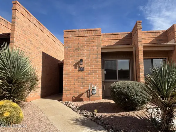 1364 W Desert Hills, Green Valley, AZ 85622