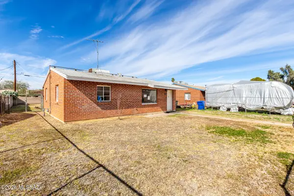 943 N Chrysler, Tucson, AZ 85716