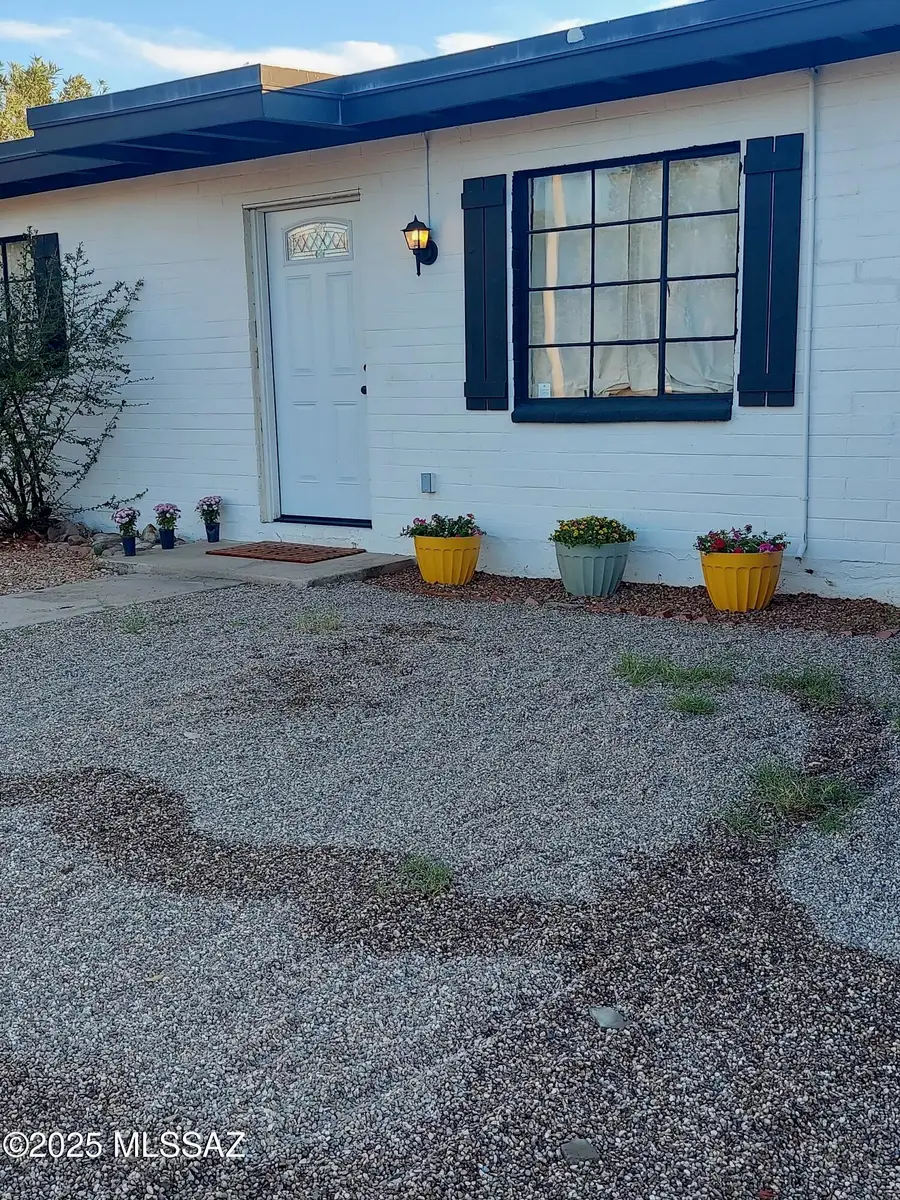2226 E Warwick, Tucson, AZ 85713 - Image #2
