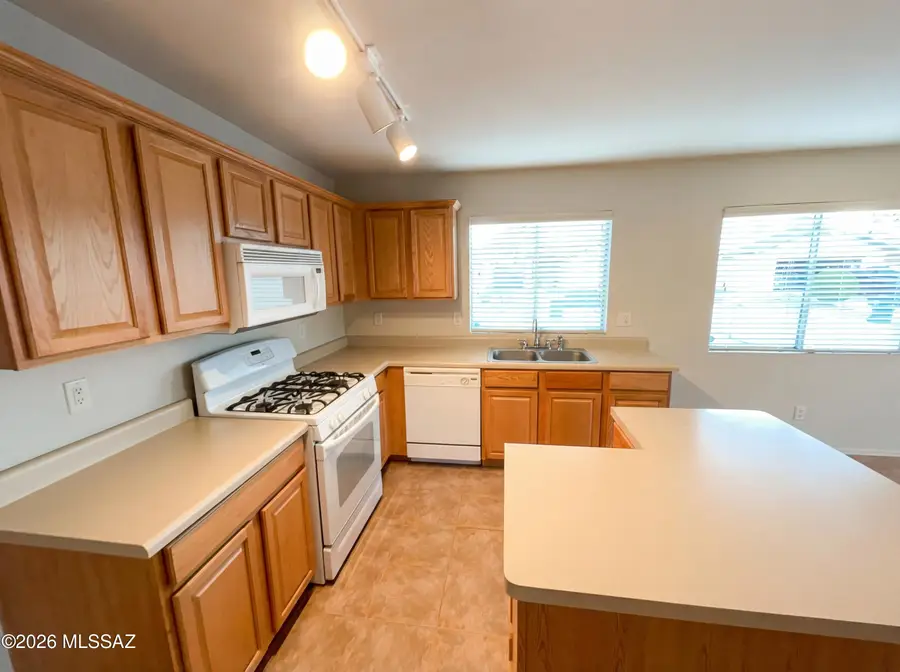 9986 E Apache Rain, Tucson, AZ 85748 - Image #2