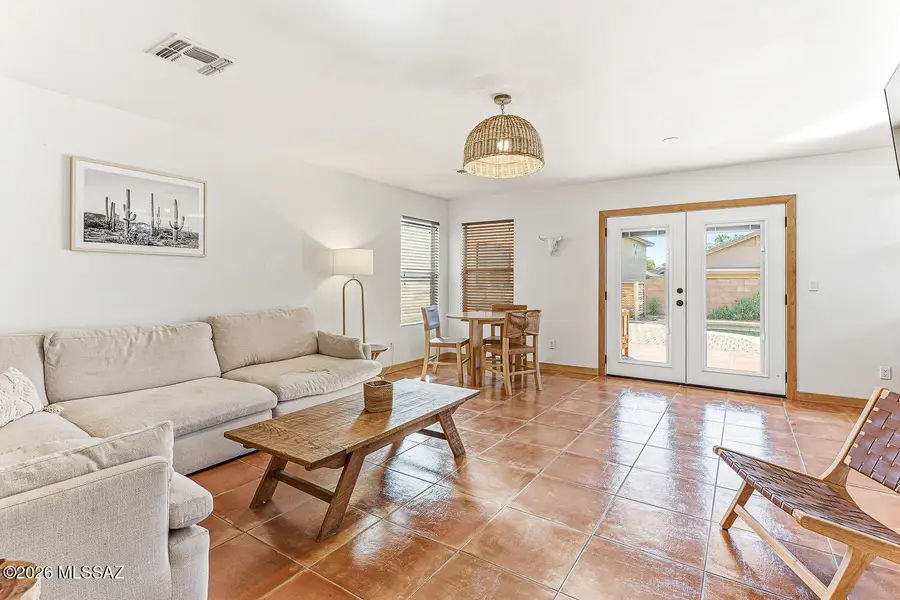 669 W Cholla Crest, Green Valley, AZ 85614 - Image #2