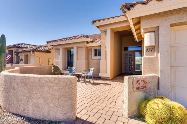 971 N Desert Deer Ps, Green Valley, AZ 85614