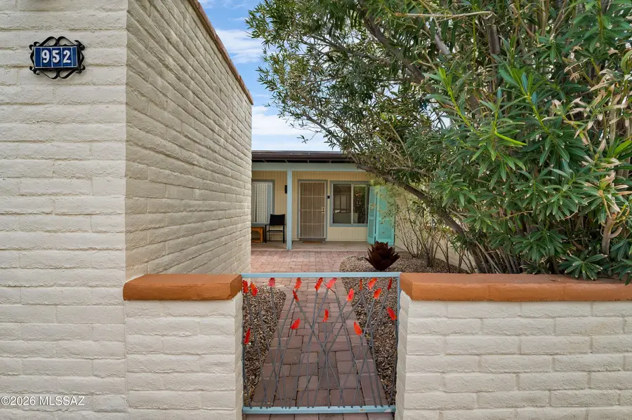 952 W Camino Asturias, Green Valley, AZ 85622 - #2