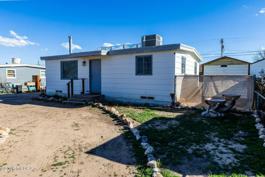 104 E Apache, Huachuca City, AZ 85616 - #3