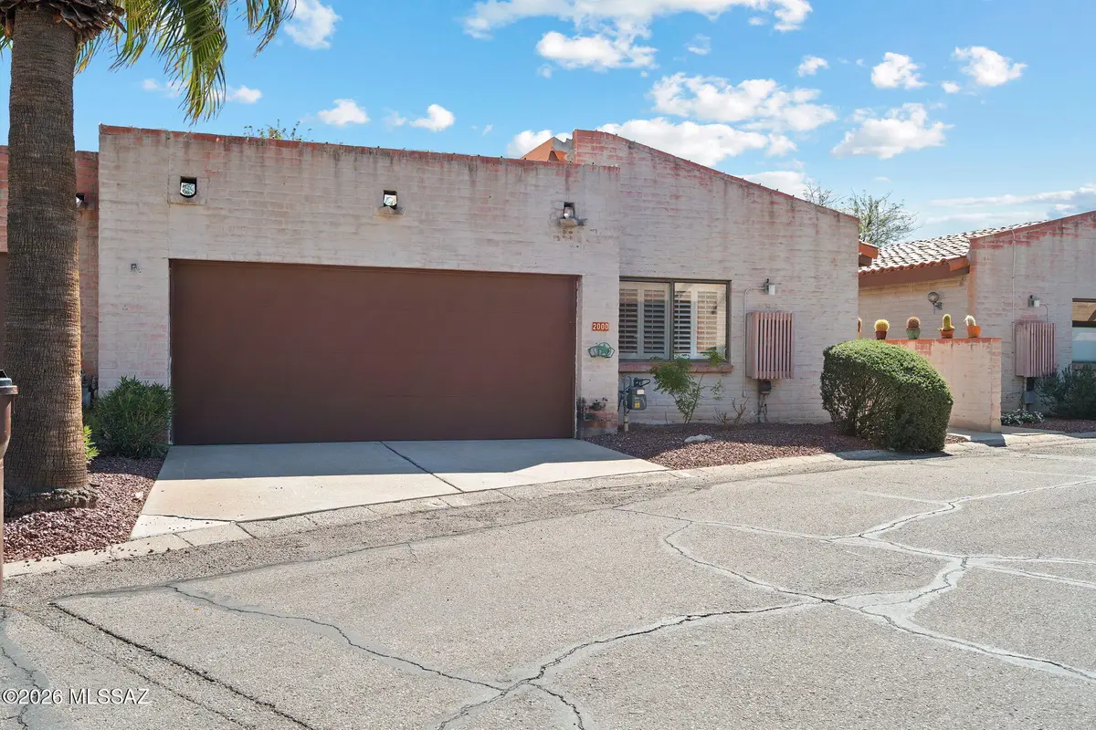 2000 E Campbell, Tucson, AZ 85718 - #1
