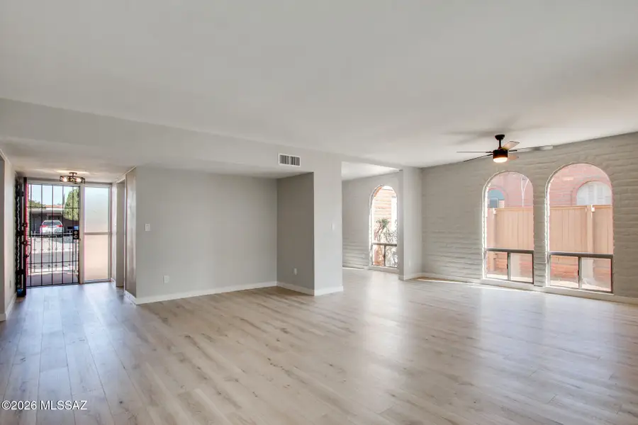 121 W Vista Grande, Tucson, AZ 85704 - #3