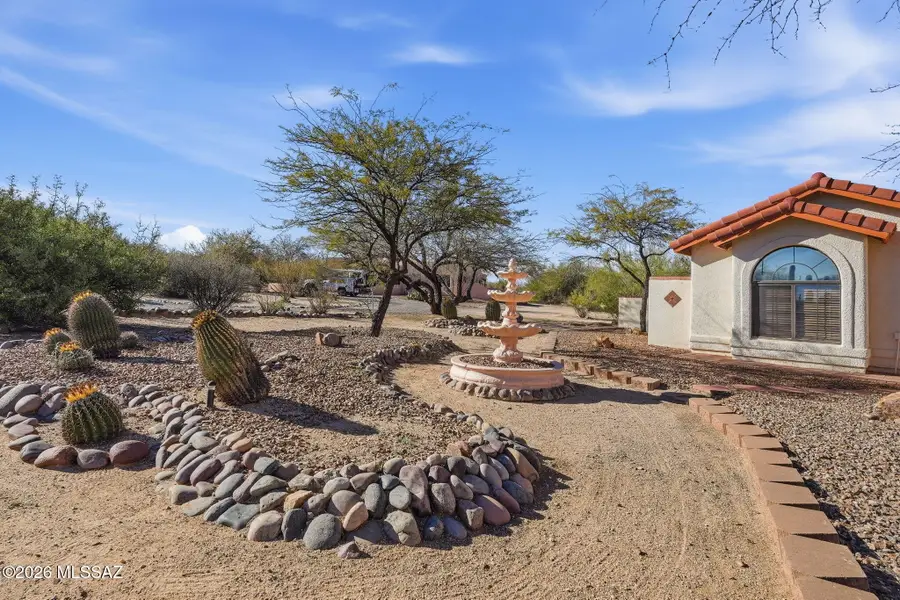 1430 W Via Ventajosa, Sahuarita, AZ 85629 - #3