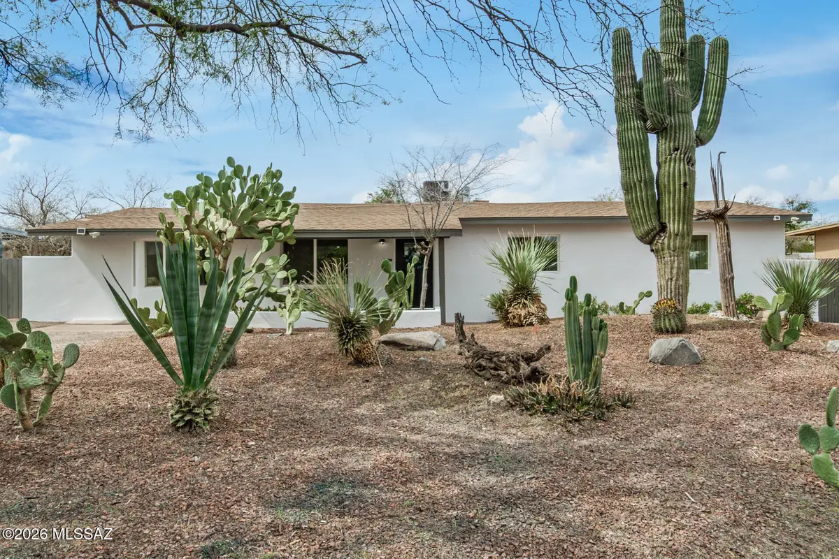 1801 N Cloverland, Tucson, AZ 85712 - #1