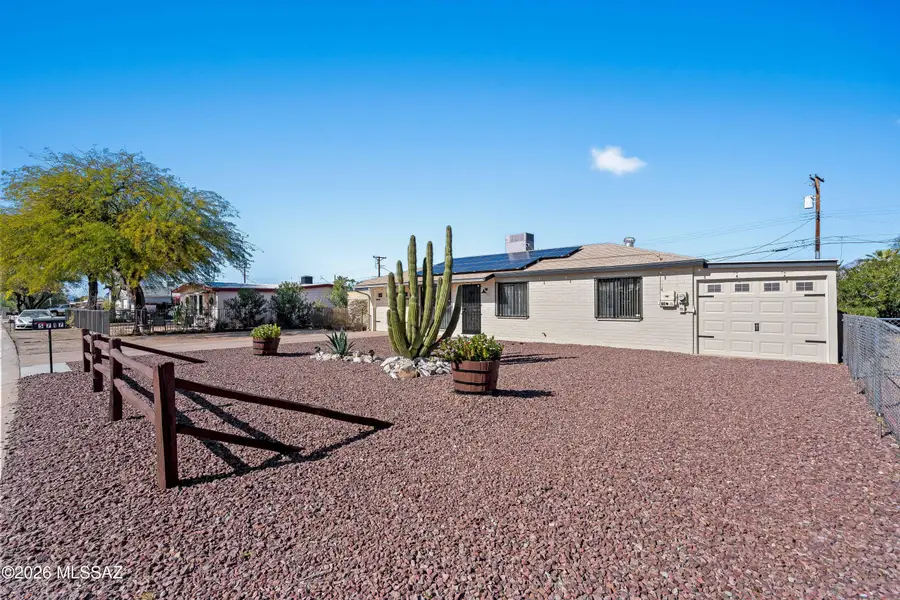 5717 E Calle Aurora, Tucson, AZ 85711 - #2