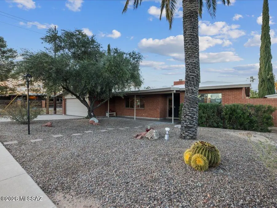 8901 E Bellevue, Tucson, AZ 85715 - #2