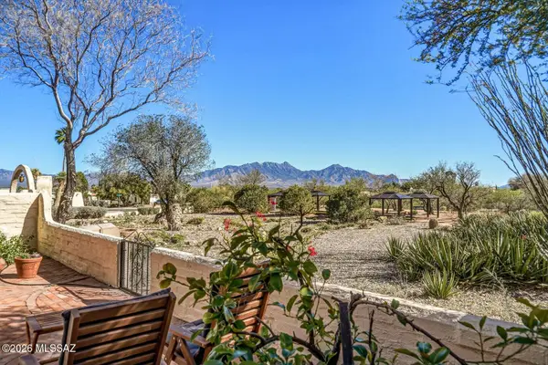 997 W Calle Del Regalo, Green Valley, AZ 85614