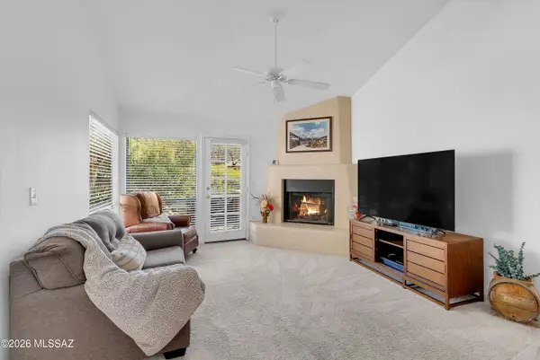 7601 N Calle Sin Envidia, Tucson, AZ 85718