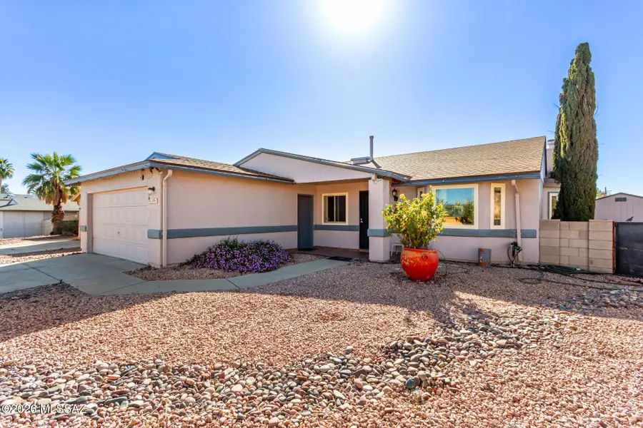 5991 N Belbrook, Tucson, AZ 85741 - #3