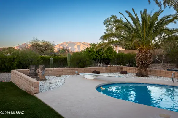 2012 N Horseshoe, Tucson, AZ 85745