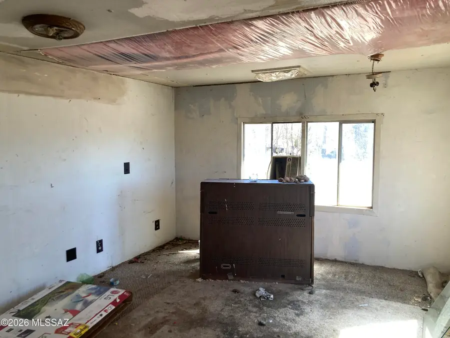 135 E Via Papaya, Huachuca City, AZ 85616 - #3