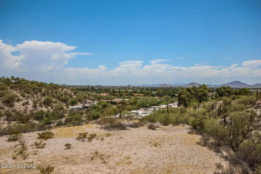 4825 N Calle Lampara, Tucson, AZ 85718 - #3