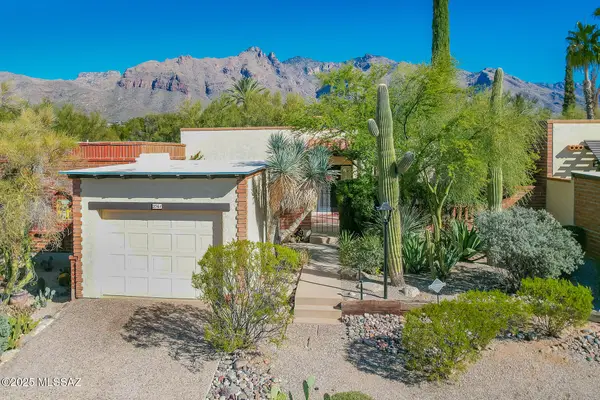 2561 E Cerrada Adelita, Tucson, AZ 85718
