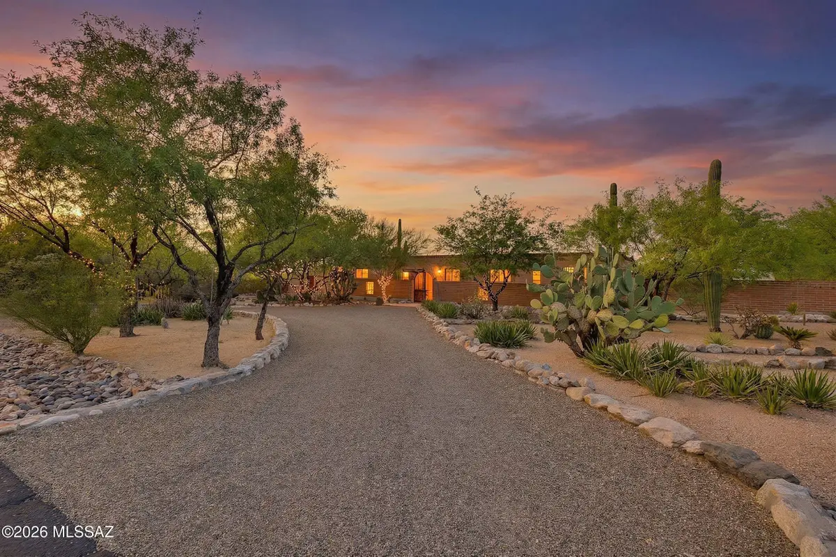 530 W Camino Fairhaven, Oro Valley, AZ 85704 - #1