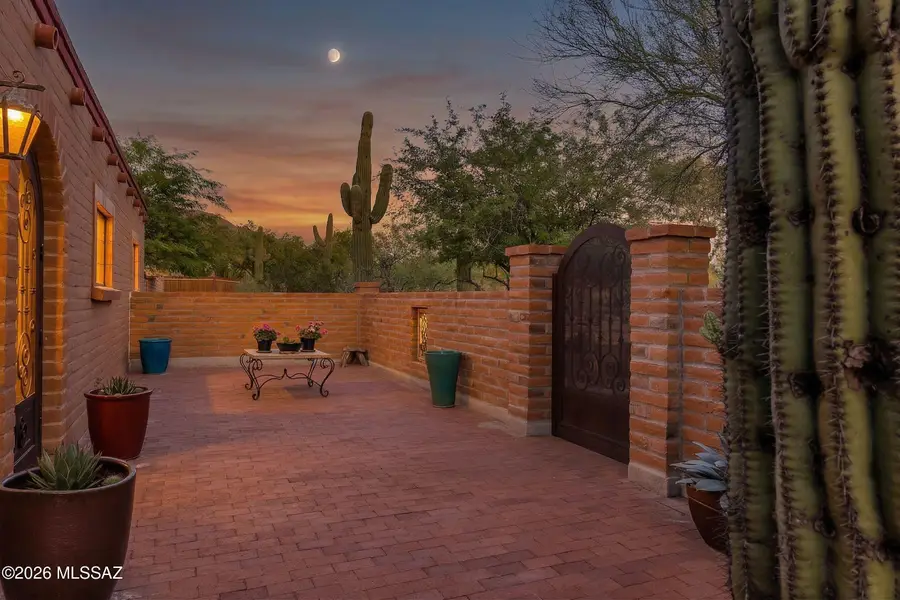 530 W Camino Fairhaven, Oro Valley, AZ 85704 - #3