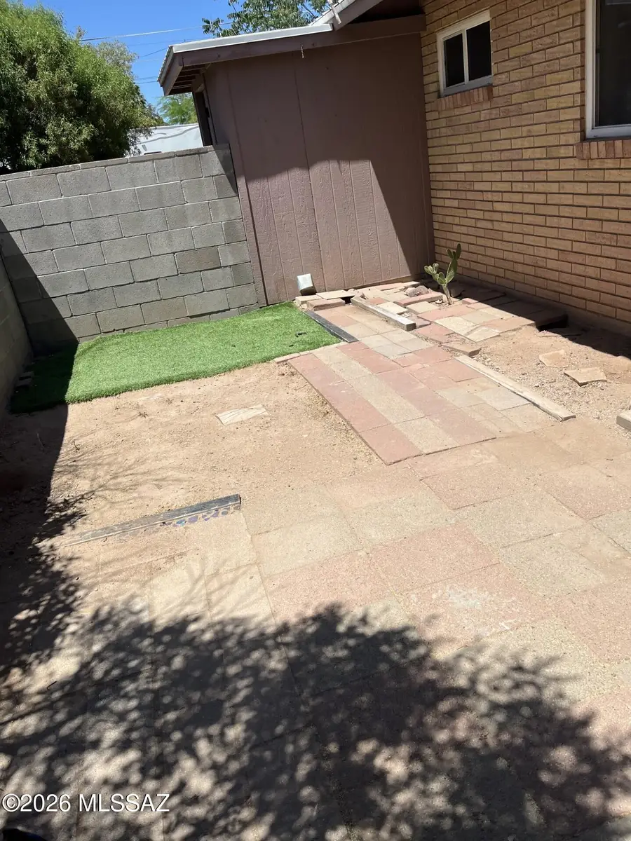 97 W Windsor, Tucson, AZ 85705 - #2