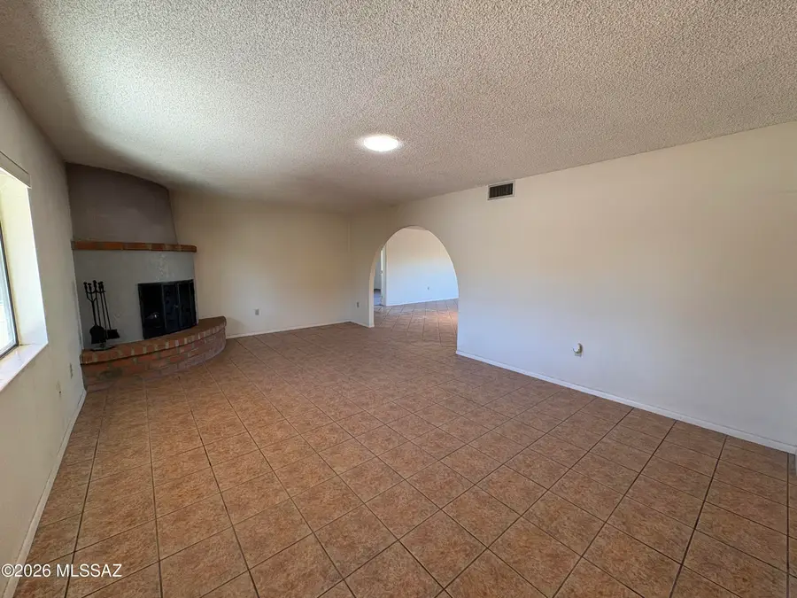 632 N Avenida Tortuga, Green Valley, AZ 85614 - #2