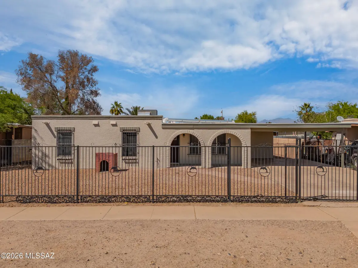 230 W Bilby, Tucson, AZ 85706 - #1
