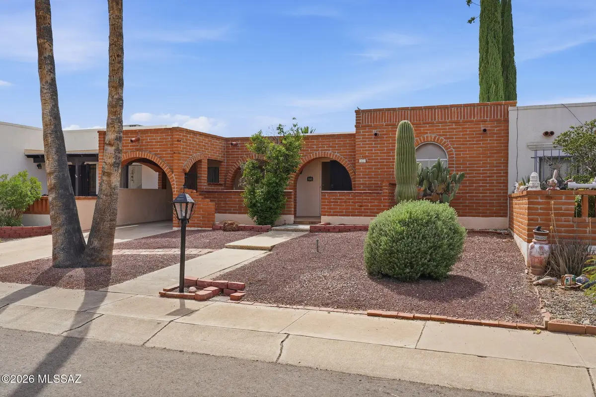 65 N Los Olmos, Green Valley, AZ 85614 - #1