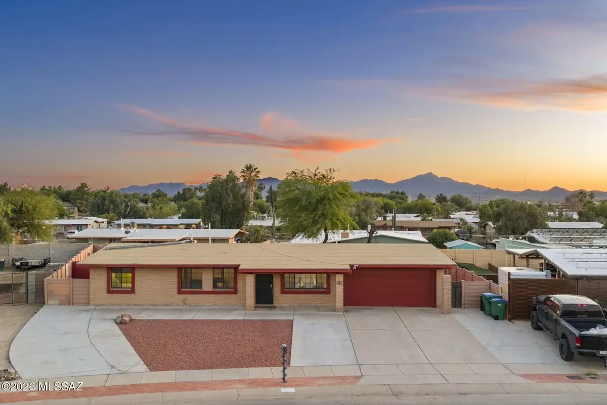 7386 N Dickinson, Tucson, AZ 85741 - #1