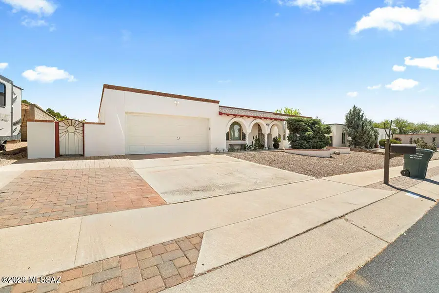 2201 S Hearthstone, Tucson, AZ 85710 - #2