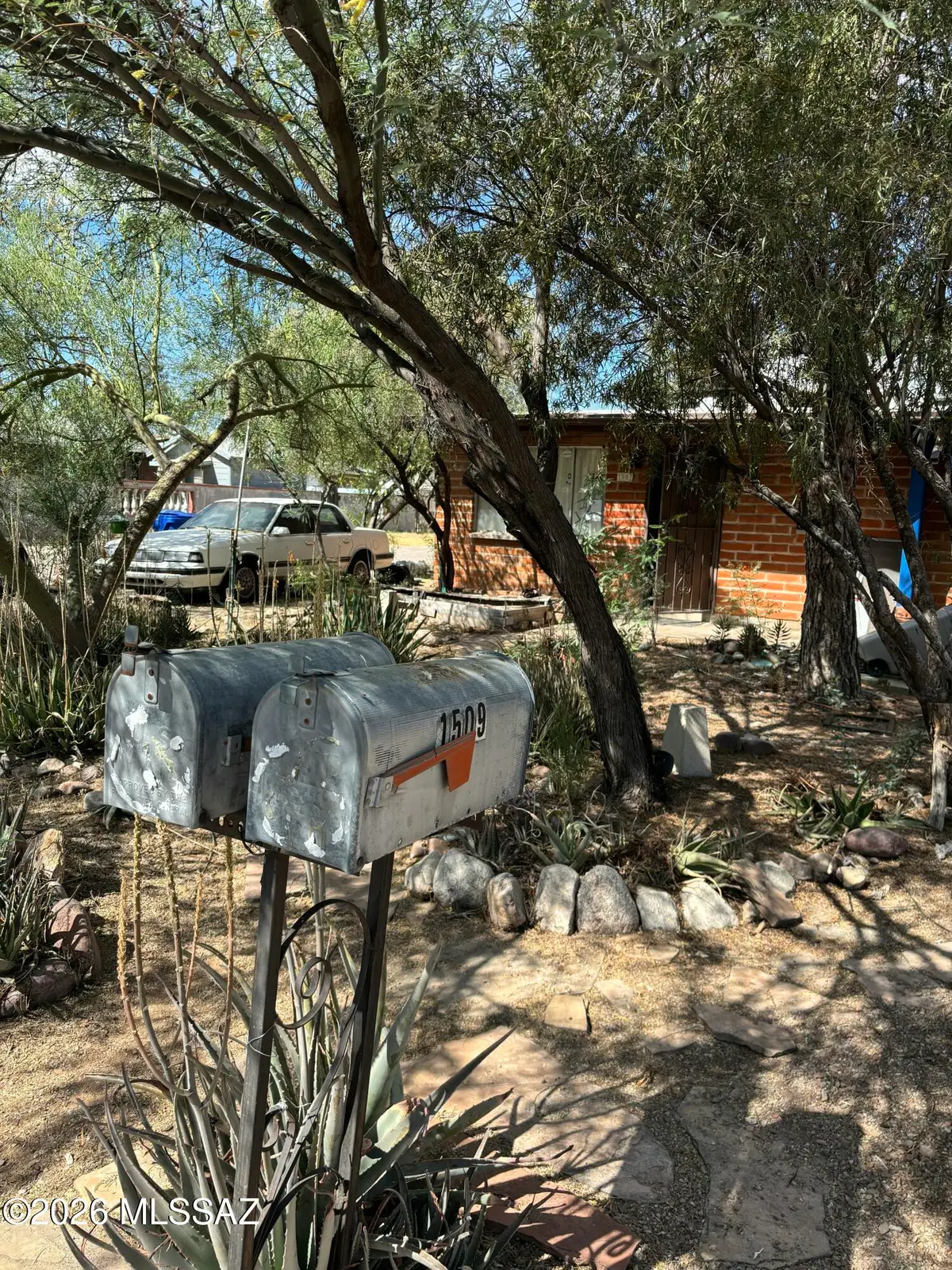 1501 N Benton, Tucson, AZ 85712 - #1