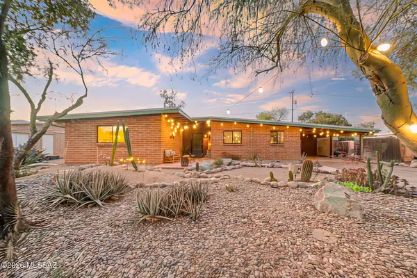 5911 E Oak, Tucson, AZ 85711