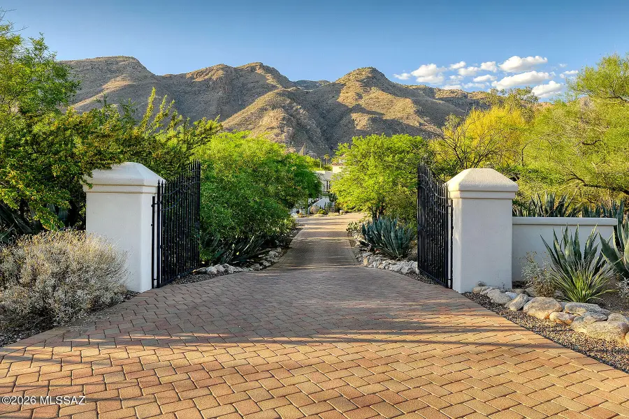 6631 N Los Leones, Tucson, AZ 85718 - #3