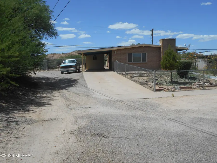 894 S Post, Benson, AZ 85602 - #2