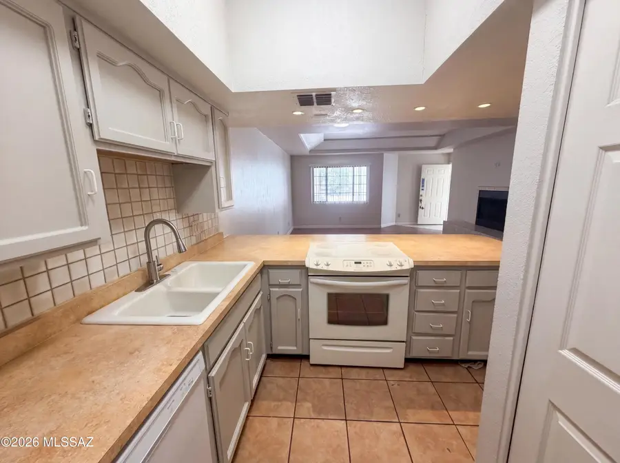 1200 E River, Tucson, AZ 85718 - #2