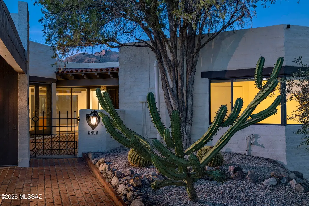 6250 N Campbell, Tucson, AZ 85718 - #1