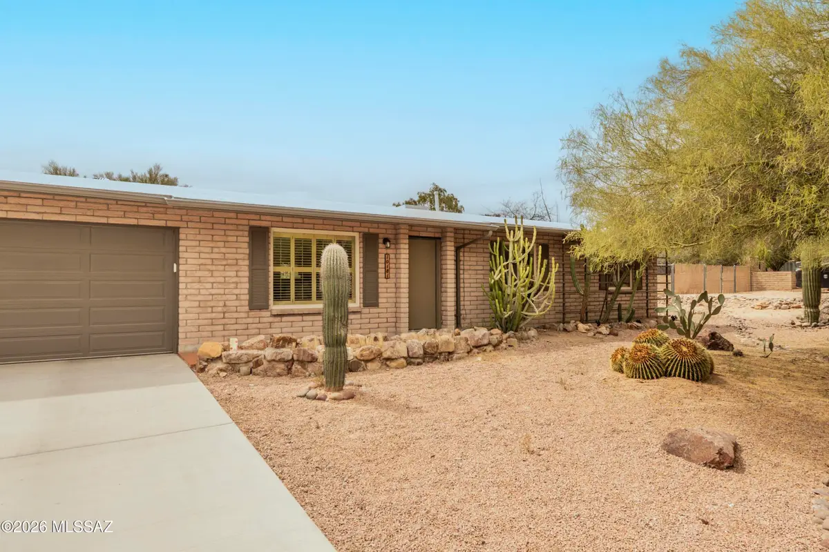 10181 N Hacienda Hermosa, Tucson, AZ 85737 - #1