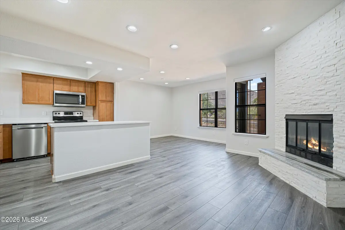6651 N Campbell #207, Tucson, AZ 85718 - #1